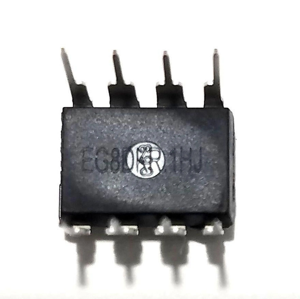 Power Management IC PWM DIP-8 (Pack of 1) Y88589
