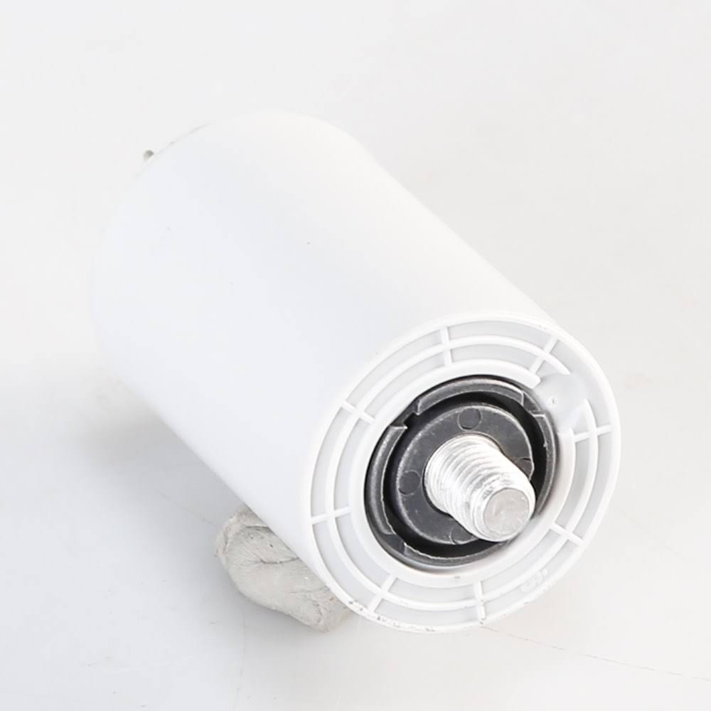 Capacitor L89400